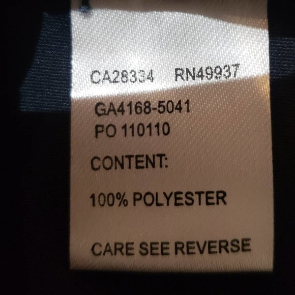 Tail navy golf bermuda shorts with studs and tan stripe details. Like new Sz 6 - Picture 6 of 7